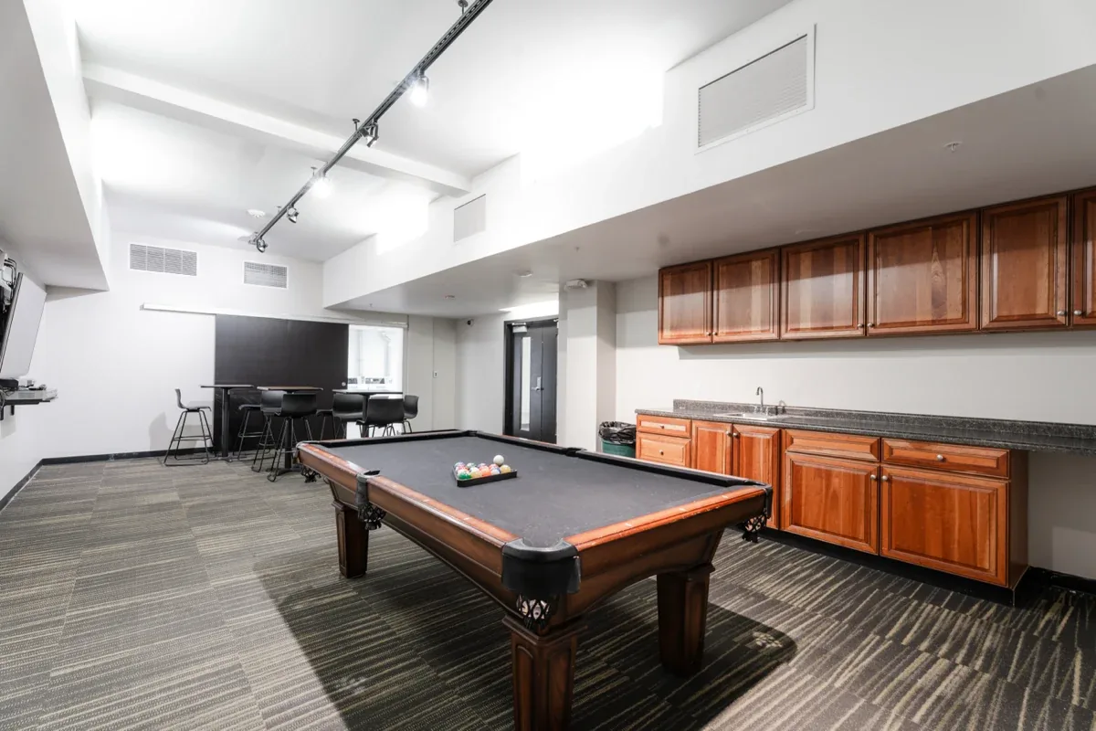 Billiards and lounge in the game room
